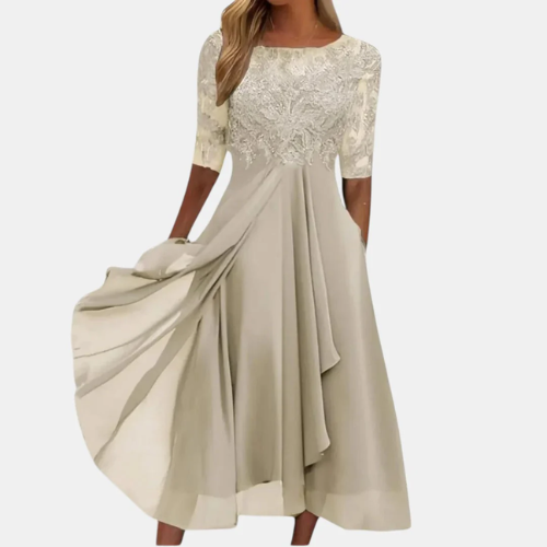 Elvina | Robe avec détail en dentelle