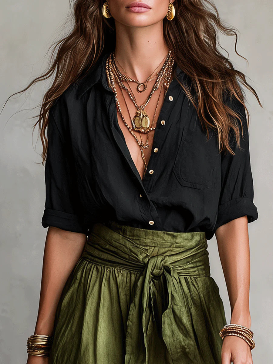 Vera | Ensemble de deux pièces avec T-shirt noir et jupe midi olive