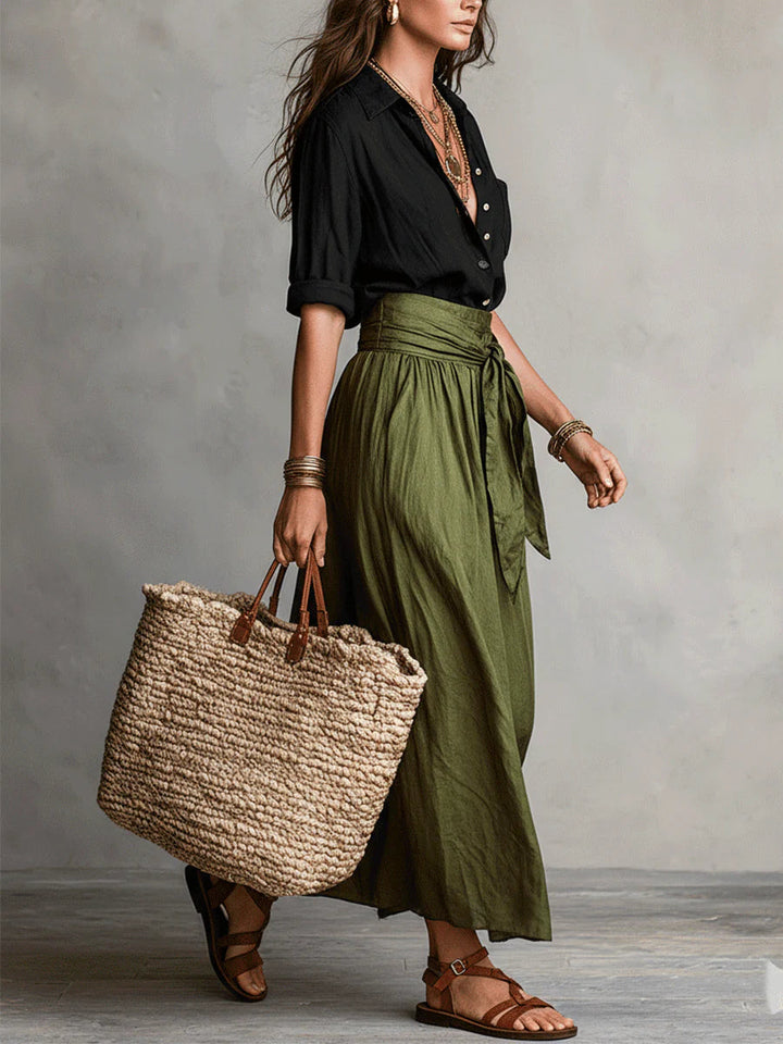 Vera | Ensemble de deux pièces avec T-shirt noir et jupe midi olive